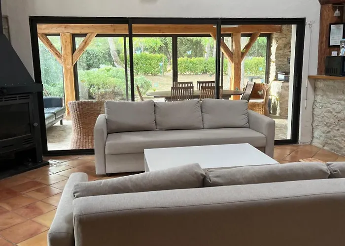 Domaine Saladry Feriehus *