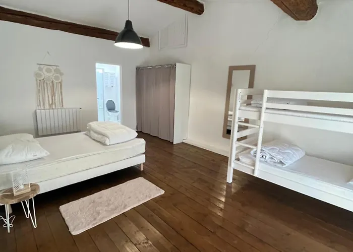 Domaine Saladry Feriehus *